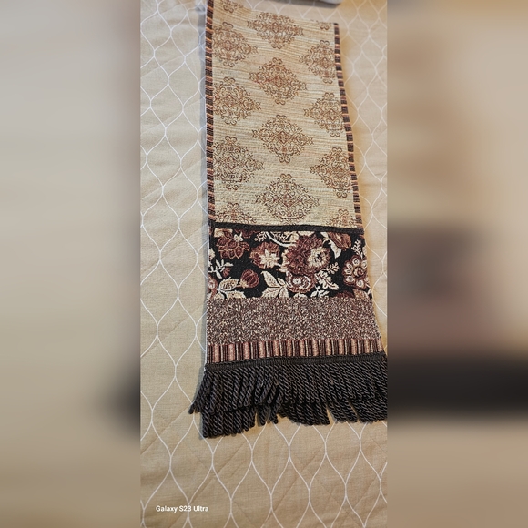 Chris Madden runner and 2 mats. - Picture 5 of 8